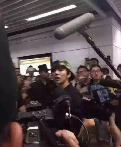地铁偶遇鹿晗视频,偶遇鹿晗的惊喜瞬间