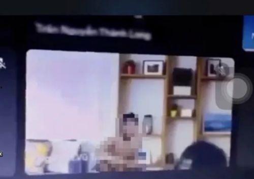 在教室啪啪视频