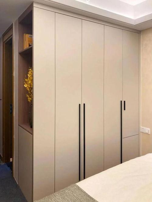 衣柜视频,揭秘潮流穿搭技巧