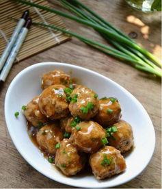 做肉丸视频,家常美味肉丸轻松上手